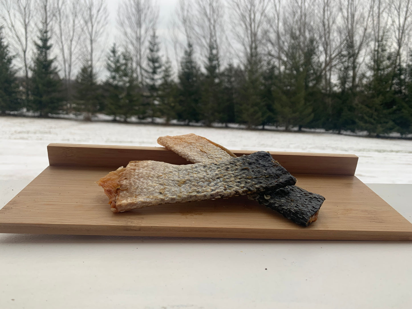 Small salmon skin rolls